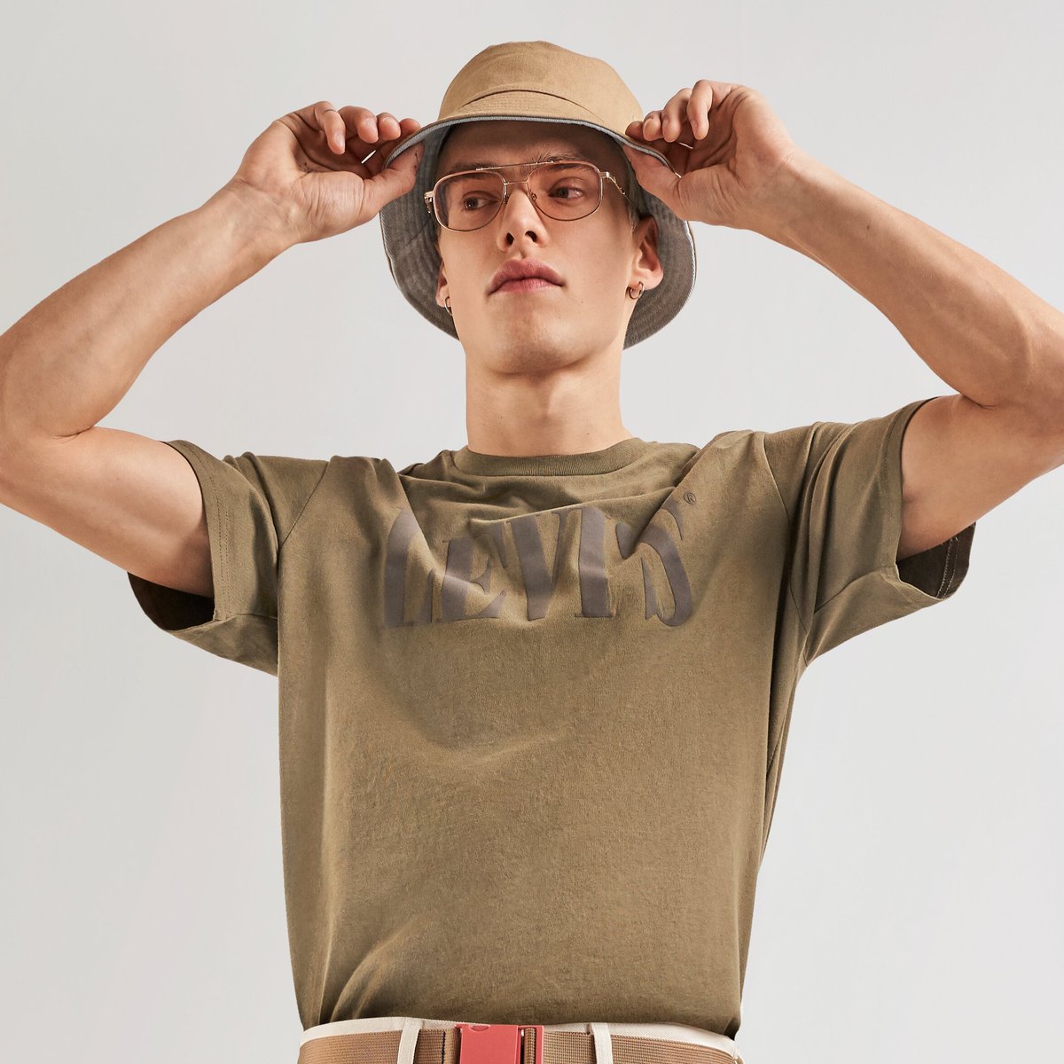 Levis_Peru's tweet photo. Esa actitud necesita tees a la altura.
Dale un vistazo a lo nuevo de temporada en Levi’s® stores. #LiveInLevis https://t.co/8r5mrlBVgx