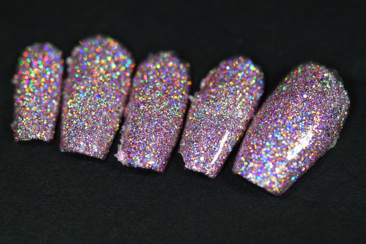 holotaco's tweet photo. When the H๐ฟL๐ฟ is too purrrfect to waste... peel it off and add it to your peely bag ๐
๐! Start your mani with 1 layer of our Peely Base for easy glitter polish removal! #peelybase #menchiethecat #holotaco ๐ฟ๐ฎ https://t.co/qd4X636QCI
