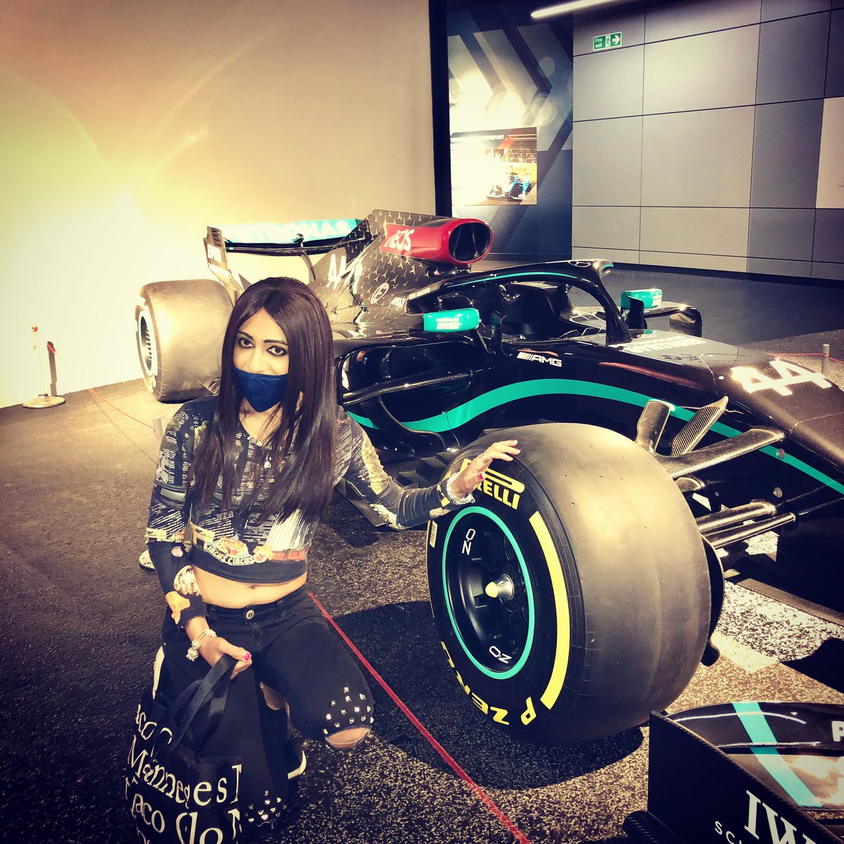 angelbabessss's tweet photo. At the Silverstone Experience with @LewisHamilton s beautiful 2020 #Mercedes we had to wear face masks inside 😷 #Silverstone #TeamLH #MercedesAMG #MercedesAMGF1 #F1 #silverstoneexperience https://t.co/vaFpj8ZE3b