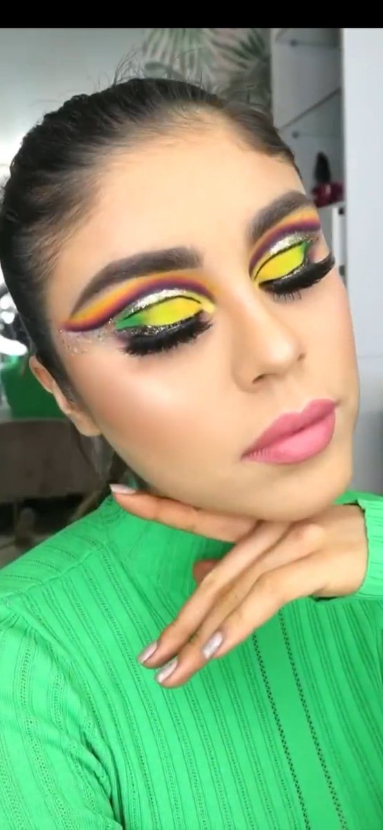 PauGalindofan's tweet photo. Nuevo IGTV✨🇧🇷✨
#KCAMEXICO #PautipsStyle https://t.co/OYmHtIZuKe