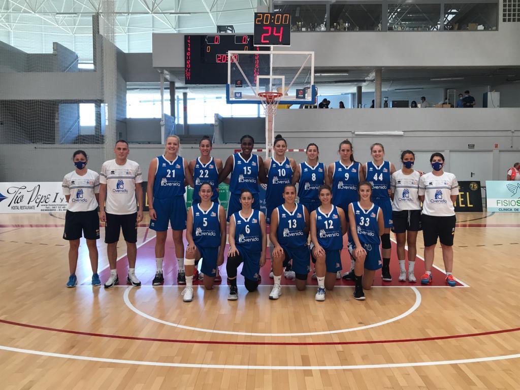 FBCyL's tweet photo. Todo preparado para la tercera y última jornada de la Copa CyL Memorial Carlos Sainz entre @CBBembibrePDM y @CBAvenida Recordad que podéis seguirlo en directo a través de @Rtvcyl y de https://t.co/tYjCR8jwm2 (Baloncesto en vivo) #CopaFEM

📺 https://t.co/DzbqPOKwxz https://t.co/sC0GFReOai