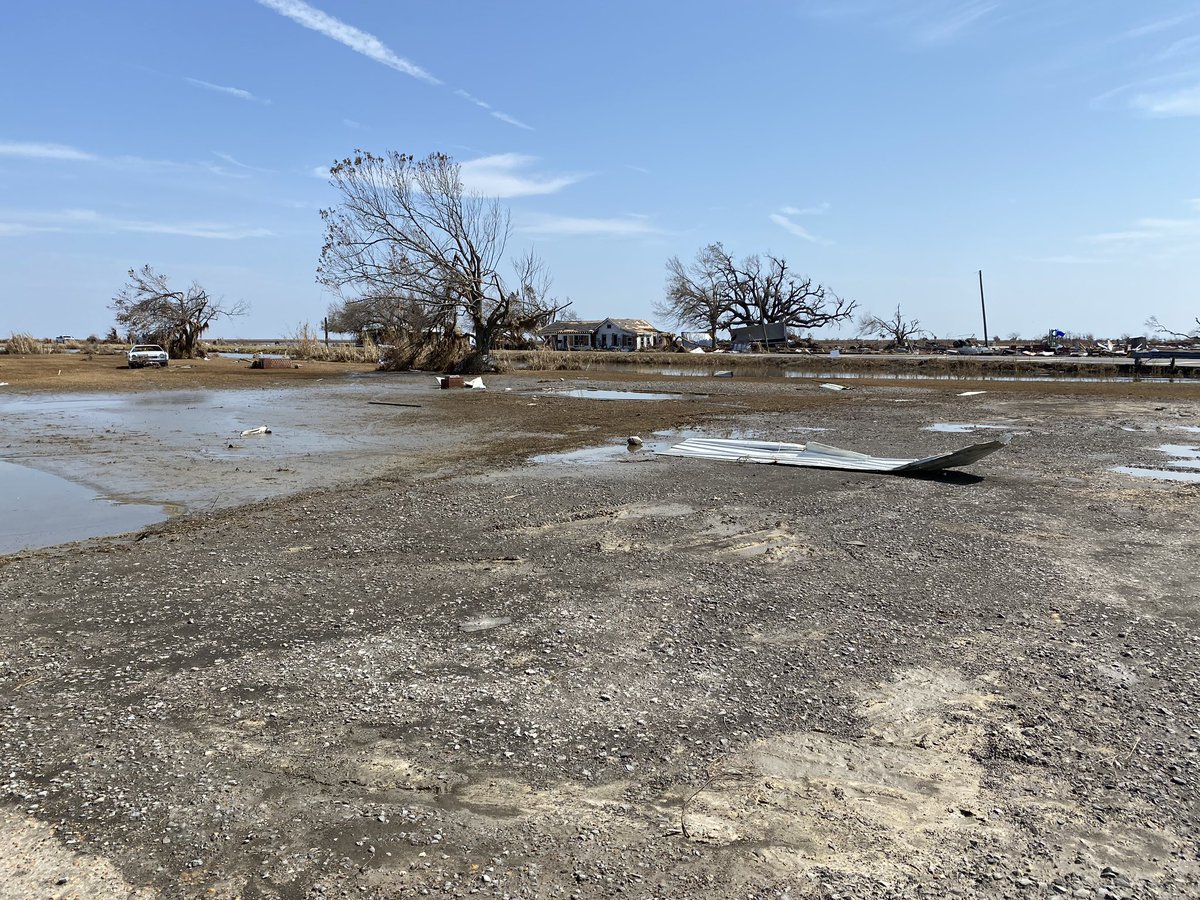 RenardSports's tweet photo. Heartbreaking. 

This is the intersection of Hwy 27/82 in Cameron. 

There were multiple businesses here like T-Boys, the Bayou Fuel Shop and the Kountry Store. https://t.co/I32ejgxBAV