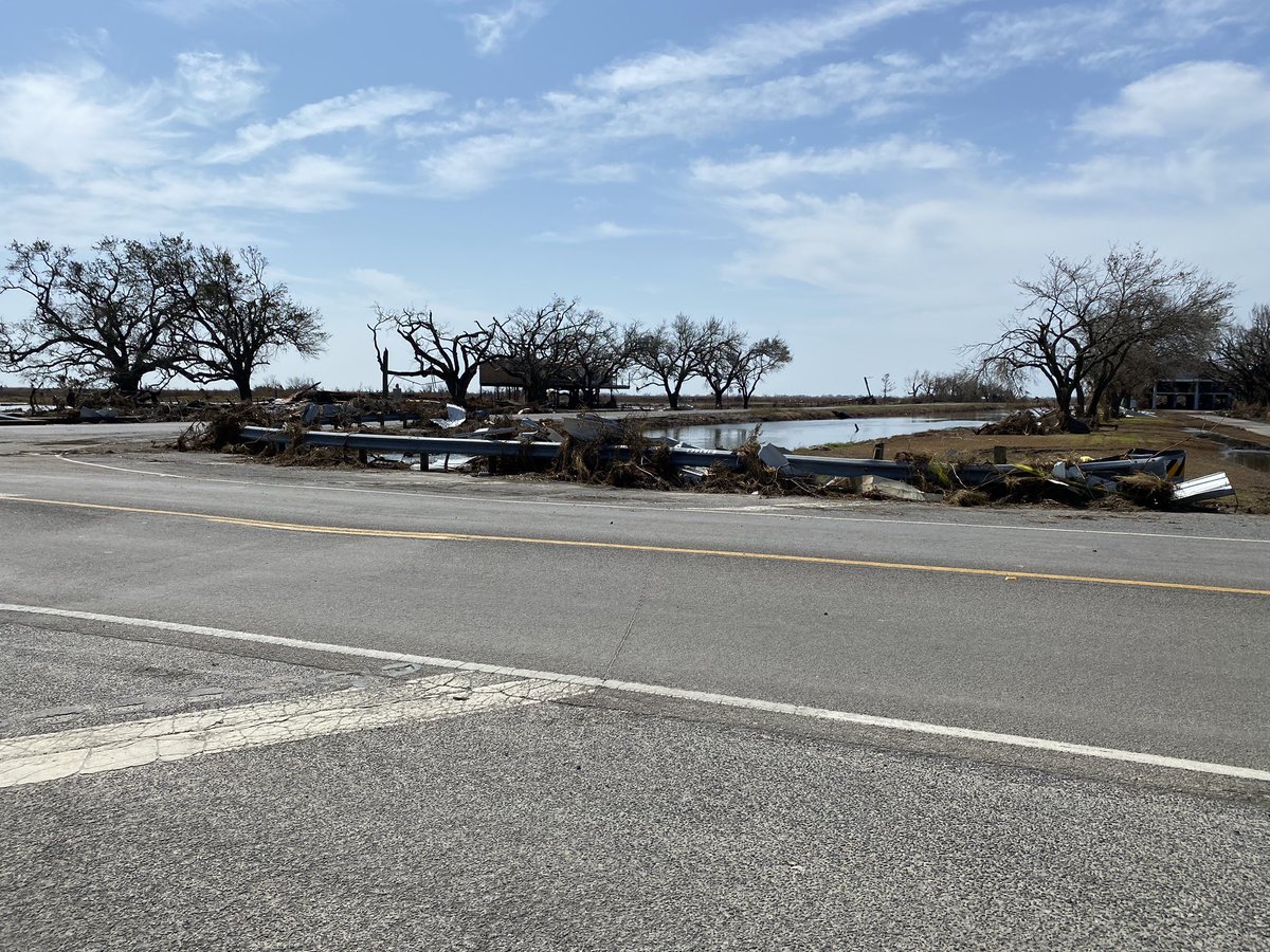 RenardSports's tweet photo. Heartbreaking. 

This is the intersection of Hwy 27/82 in Cameron. 

There were multiple businesses here like T-Boys, the Bayou Fuel Shop and the Kountry Store. https://t.co/I32ejgxBAV