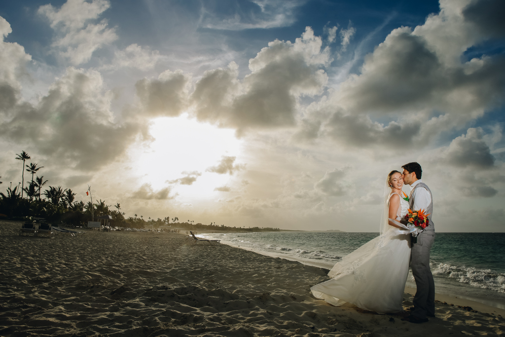 LoveVowsPhoto's tweet photo. 💕We love our job. 💕 ⁠
⁠
Contact us at weddings@lovevowsphotography.com for more information about our services. ⁠
⁠
#puntacana #puntacanabride #beachwedding #пляж #море #weddingdecor  #weddingphotography #weddingday #weddingphotographer #photography https://t.co/ghLvnWHUWm