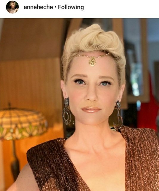 RacetoEraseMS's tweet photo. THANK YOU @AnneHeche for coming to support our #DriveInToEraseMS event! Not only do you radiate beauty but your kind and generous heart takes center stage! We π§‘ you! #RaceToEraseMS #EraseMS #MultipleSclerosis #AnneHeche https://t.co/aY4niKQWf4
