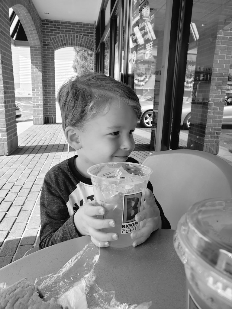 cmwagn03's tweet photo. Did another walk today with this guy! My favorite coffee date! #SelfCareSeptember #100workouts #sundayvibes #SundayMorning https://t.co/qZJ5PKmIPJ