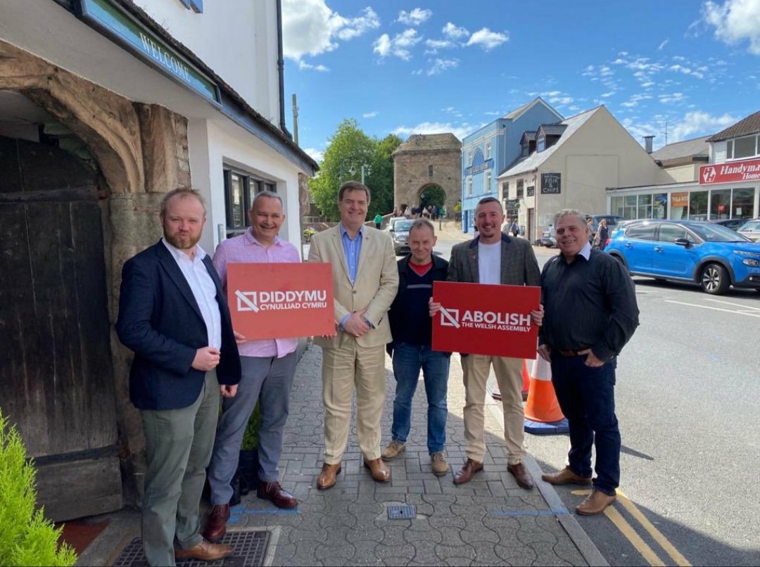 ThisIsBadger's tweet photo. @simonreeswales @MattMacKinnon13 @AbolishAssembly I guess number 7 was holding the camera? https://t.co/X9loh8f14i