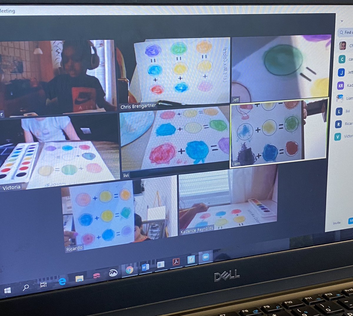 ChrisEWeaver's tweet photo. We are Scientists! Together we predicted, tested and recorded what happened when colors were mixed together! #rockingremote #kindersaregreat #itsworthit @WoParkSharks https://t.co/fRxnD97YYb