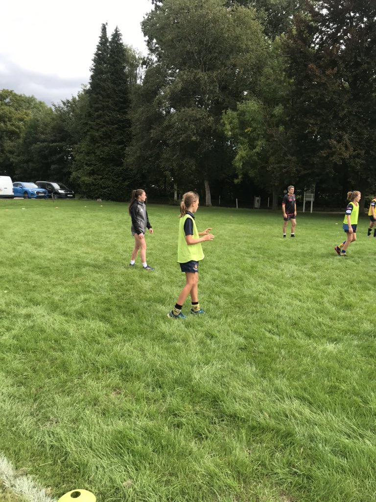 AspireUSARugby's tweet image. So good to see @lucypacker_ @guildfordrugby. New girls head coach. So much enthusiasm and coaching ability. Thank you @HarlequinsWomen for the support. For new season session 1 a great turn out. Potentential @HarlequinsWomen and @AspireUSA1