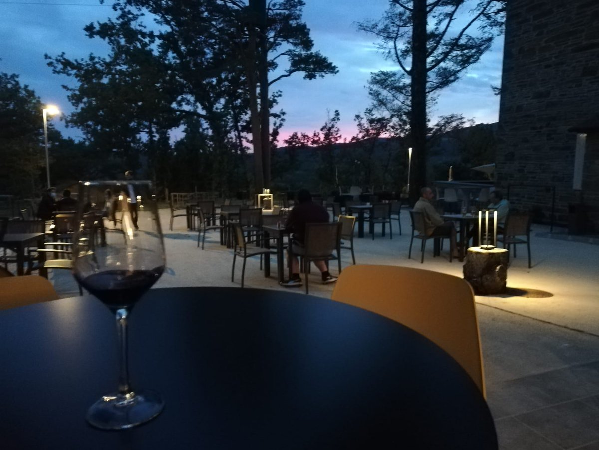 hvillalucerna's tweet photo. El jueves 10 “Cena especial sanabresa”
Una velada de“Gastronomía y Música” en Villa Lucerna
Sabores tradicionales de Sanabria regados con vinos de Bodega Fariña y Bodega Viña Mambrilla .
#VillaLucerna #Sanabria #Zamora #BodegasFariña #Viñamambrilla #alidis #PamelaMagal https://t.co/F8MUPz9fFN