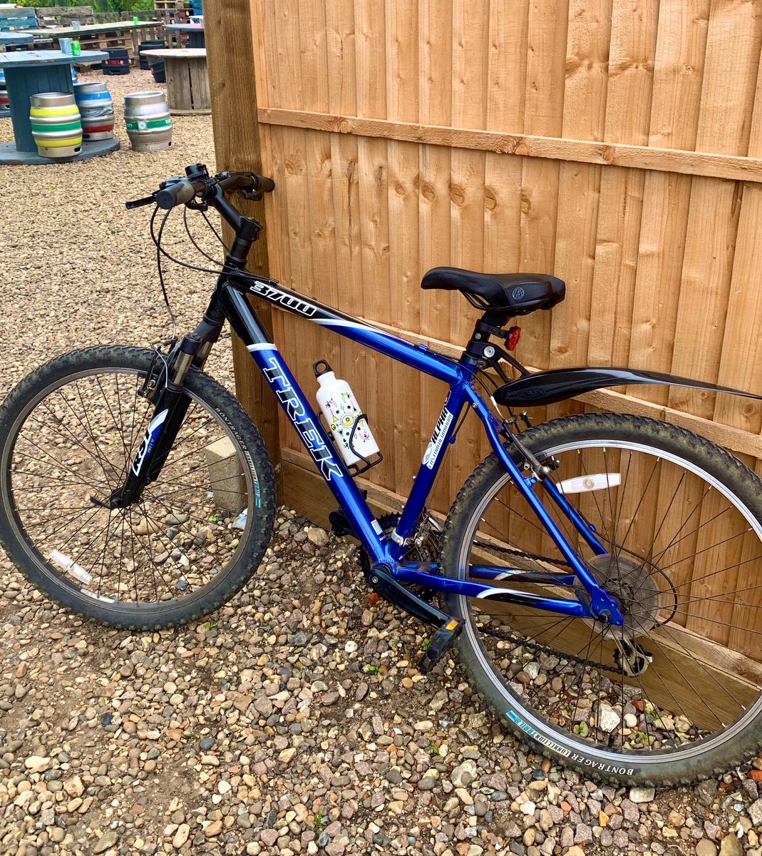 bes502's tweet photo. Meet βBertieβ, heβs nearly 18 years old .. weβve become attached and weβve covered miles together .. you donβt need expensive equipment or the latest lycra ... you just need two wheels and Iβm always a pedal away from a great mood! #Cycling #ExerciseIsGreat take it daily ... β€οΈ https://t.co/fvaSHRErXk