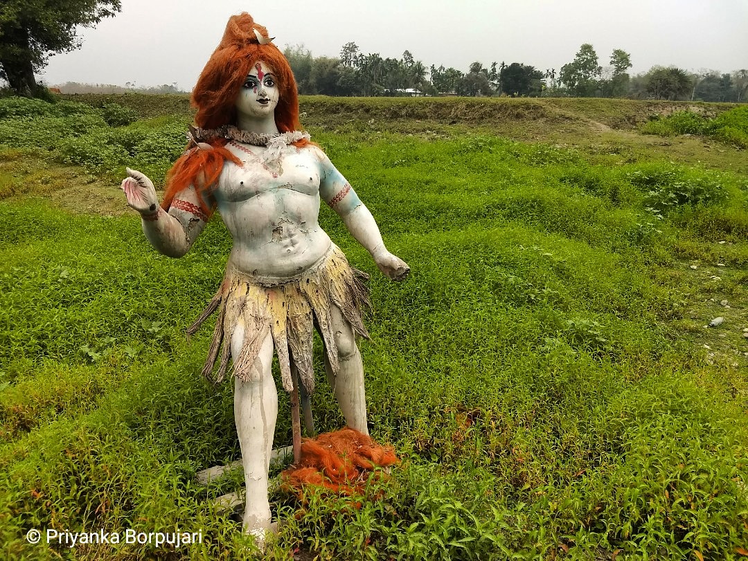 Not just humans, but Gods too show their true color after the initial excitement dies down.Abandoned after being celebrated, Lord Shiva turned ginger.Patialpara-Mohendrapur, Assam.Analysing men, real & mythical, while walking with that wonderful man  @PaulSalopek #EdenWalk