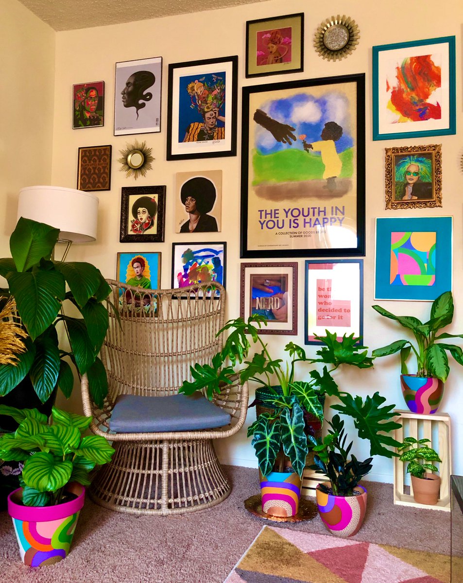 Lauren_Levi's tweet photo. My hand painted pots with my gallery wall > 

I love how artsy my space is 💫 https://t.co/O7RHLgnx9e