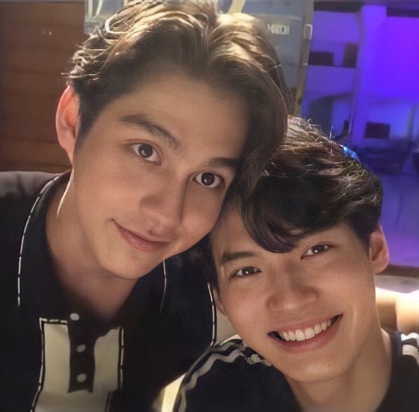 bwsthetic's tweet photo. I'LL PROTECT THIS TWO LIL BABIES AT ALL COST!! THEY DON'T DESERVE ANY HATE STATEMENT😭 YA KNOW WHAT?! THEY REALLY CARE AT EACH OTHER, SO AS A "FANS" WE HAVE TO DO THE SAME THING!!! #LoveWinTheMost #lovenote4Bright https://t.co/KTUtYhjQrV