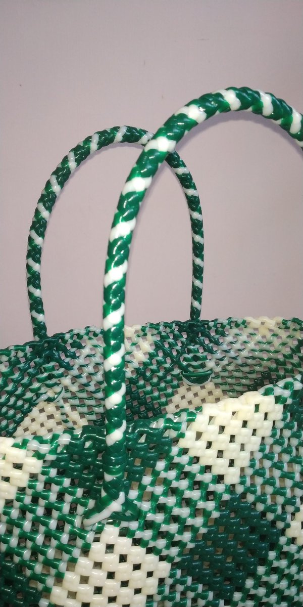 KnitknotC's tweet photo. 3 Roll Crosscut 5x5 Market Wire Koodai - Full Tutorial
https://t.co/fD9tZfjYgn
#KnitKnotCrafts #wireKoodai #3RollKoodai #FullTutorial #MarketWireKoodai https://t.co/PwbNFxGEBi