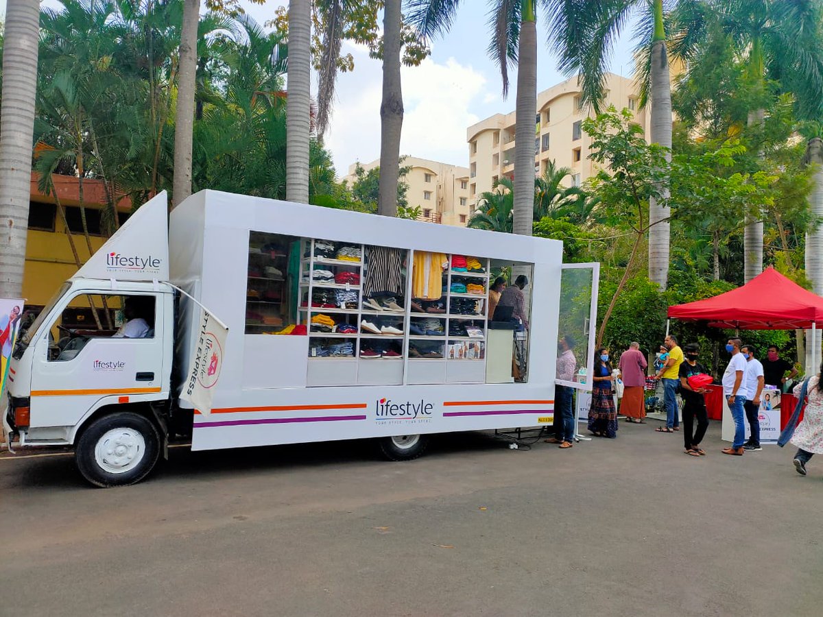 Lifestyle_Store's tweet photo. We brought you your favourite fashion store on wheels in Bangalore!
If you want us to bring Lifestyle Style Express to you, please reach us out on +91 9840914912 (Bangalore)
#LifestyleStore #StyleExpress #StyleExpressAtBangalore #BangaloreEvent #Fashion #FashionAtYourDoorstep https://t.co/KpCQYw5kW7