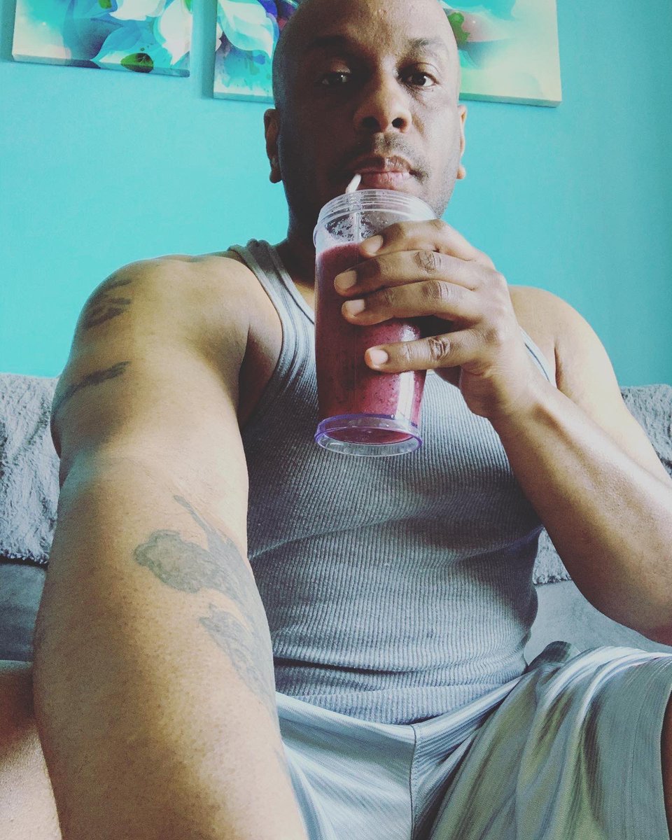 JimmyHazelwood1's tweet photo. After workout smoothie with genips😋 #HealthIsWealth #Smoothie #Genips https://t.co/5chDuSjfBF