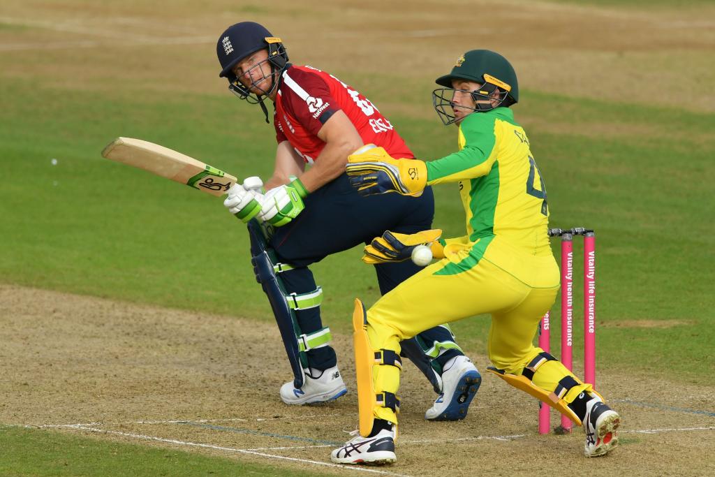 ICC's tweet photo. Jos Buttler finishes it with a 6️⃣ 🔥 

England win by six wickets 👏 

#ENGvAUS https://t.co/V8g7v9AxQY