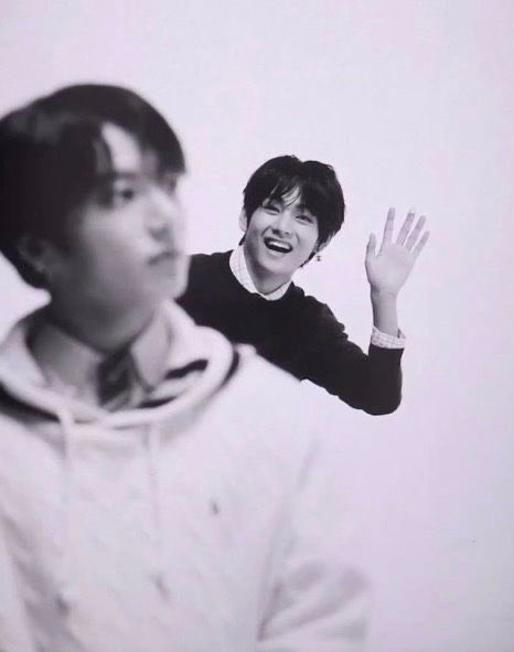 BTS7BESTALBUM's tweet photo. Αχχχχ πρέπει να ετοιμαστώ να βγω να με δει του ήλιου το Light...Καλή συνέχεια αλάνια 💜💜💜θα βάλω καμια λίστα στο pc....Spread Love
Byeeeee
#GreekStyleDynamite
#GreekDynamiteParty #GreekBTSArmy #BTSGREEKARMY https://t.co/8bF4m5tp8s