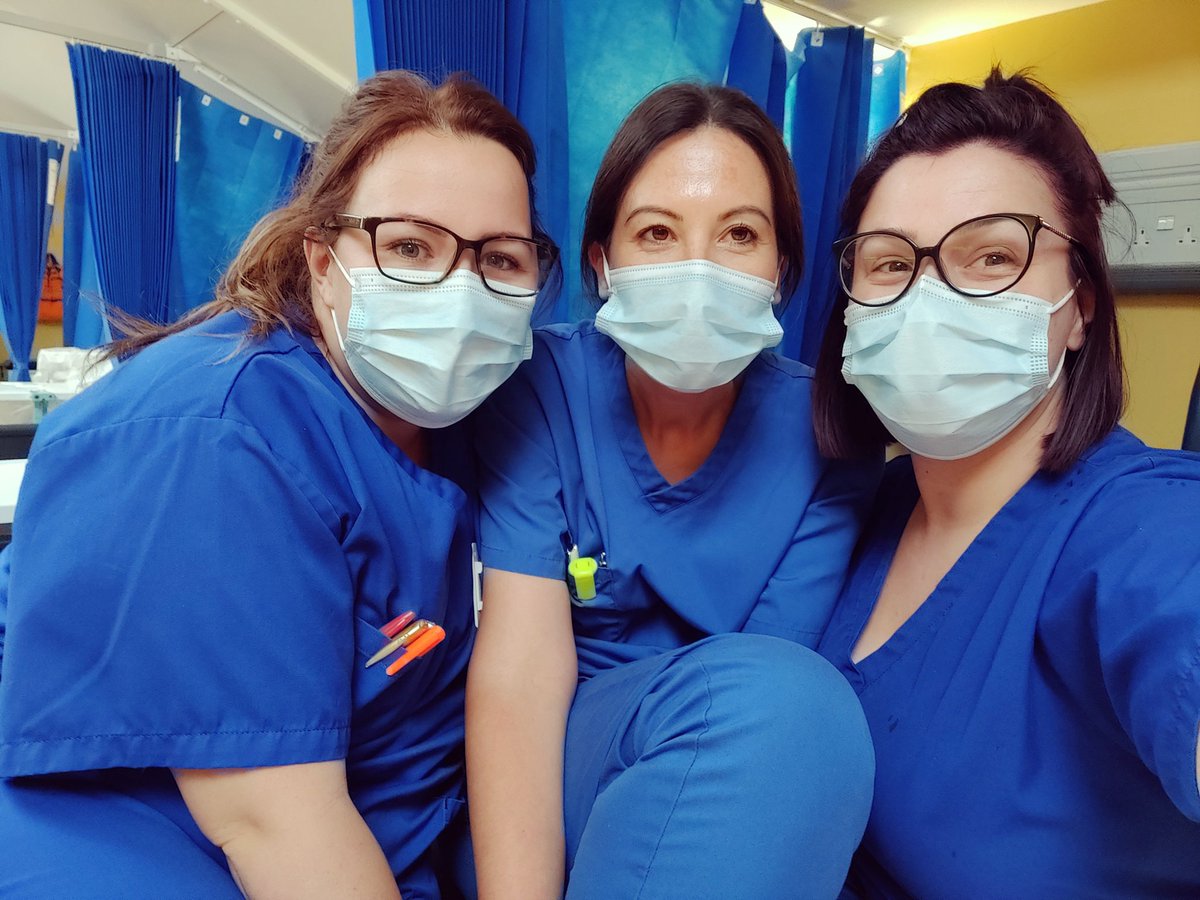 bailsjess's tweet photo. Sunday over &amp; out! Extra shifts with these pair ain't so bad 💙💙✨ @GadsdenMo @Moogssx https://t.co/sz7OBEN14p
