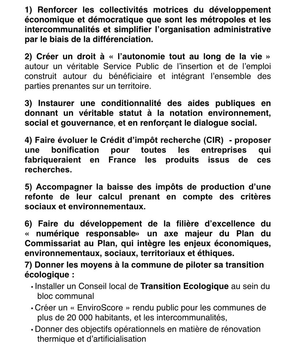 Une plénière de clôture fondatrice à voir et à revoir pour comprendre ce qu'est En Commun! 
7 propositions issues des travaux de l'Université d'été sous le soleil breton dans une ambiance studieuse,conviviale,fédératrice,revivifiante pour bcp de marcheurs.
m.facebook.com/story.php?stor…