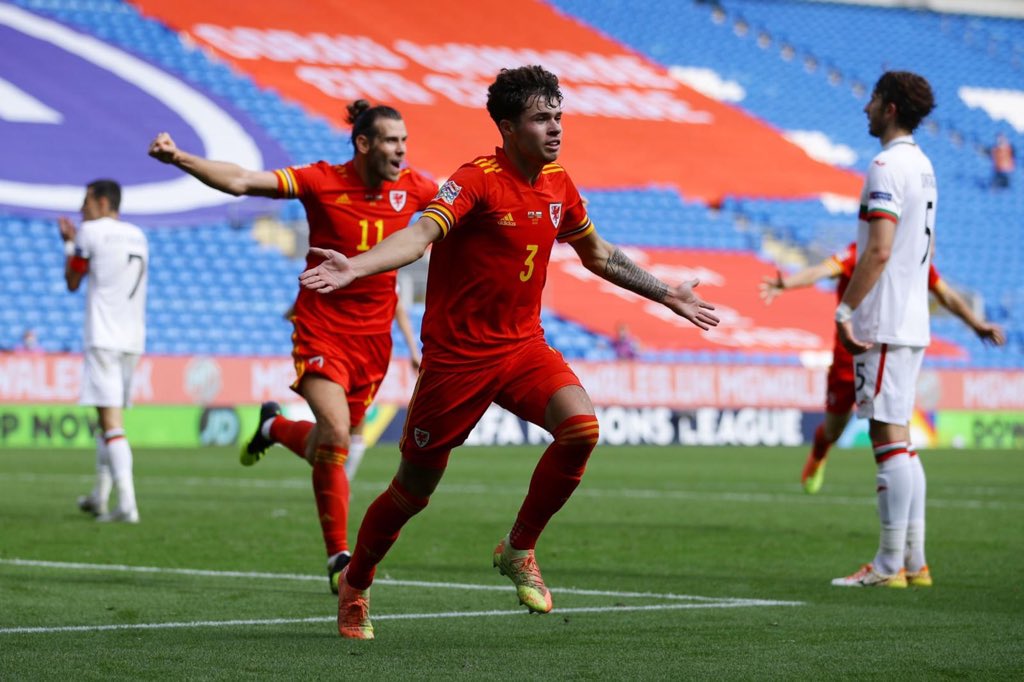 necowilliams's tweet photo. WHAT A FEELING!!! Buzzing to have scored the winner on my home debut for my country 🏴󠁧󠁢󠁷󠁬󠁳󠁿🤩 doing my family proud. Gutted the fans weren’t there to be in the moment. @FAWales #getinneco https://t.co/lwDZonXdR4