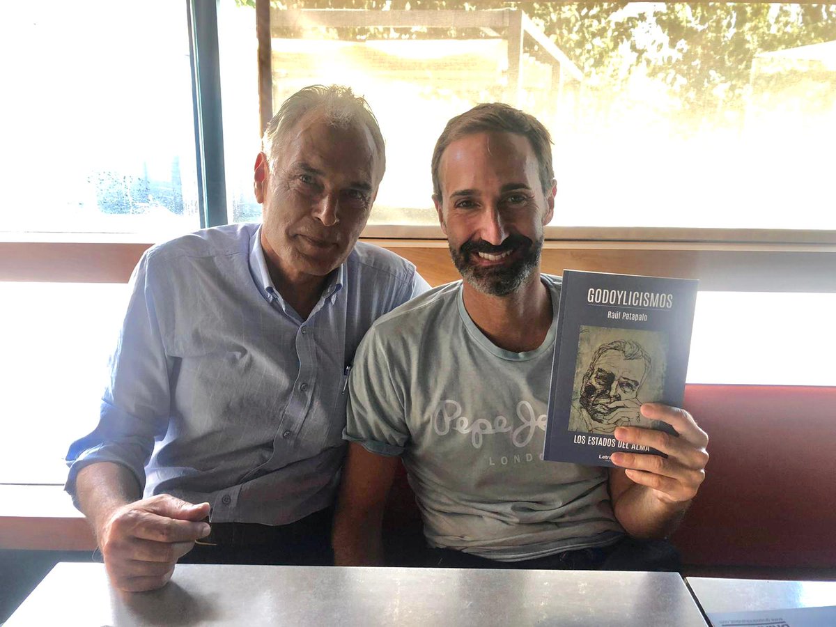 UCAMMurcia's tweet photo. 📙 | Libro Solidario |

El médico del @UCAMMurcia, Santiago Godoy, ha publicado su libro "GODOYLICISMOS", donde todos los fondos recaudados irán destinados a @_CARITAS. 

Podéis adquirirlo aquí 👇
➡️ https://t.co/amIZvIBD7k https://t.co/7CiitvfK45