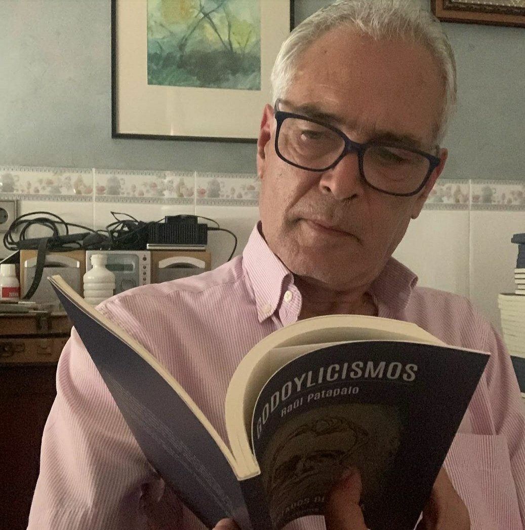 UCAMMurcia's tweet photo. 📙 | Libro Solidario |

El médico del @UCAMMurcia, Santiago Godoy, ha publicado su libro "GODOYLICISMOS", donde todos los fondos recaudados irán destinados a @_CARITAS. 

Podéis adquirirlo aquí 👇
➡️ https://t.co/amIZvIBD7k https://t.co/7CiitvfK45