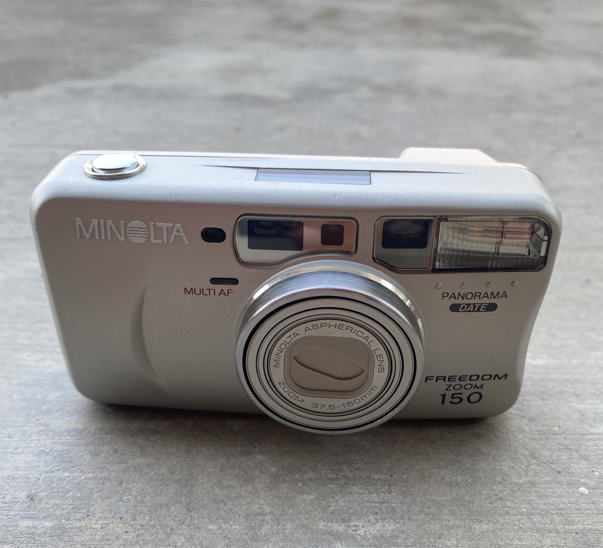 Thevictr's tweet photo. Hi everyone!

So because you are all awesome and show love and support, I want to give back. All you have to do is follow, tag  2 awesome humans and retweet this post! 
Example shots taken with camera 😊

GIVEAWAY!!!
📷Minolta Freedom Zoom 150 
🎞️ A roll of Fuji 200 
 
Ends 9/12 https://t.co/EiNMERPYxj