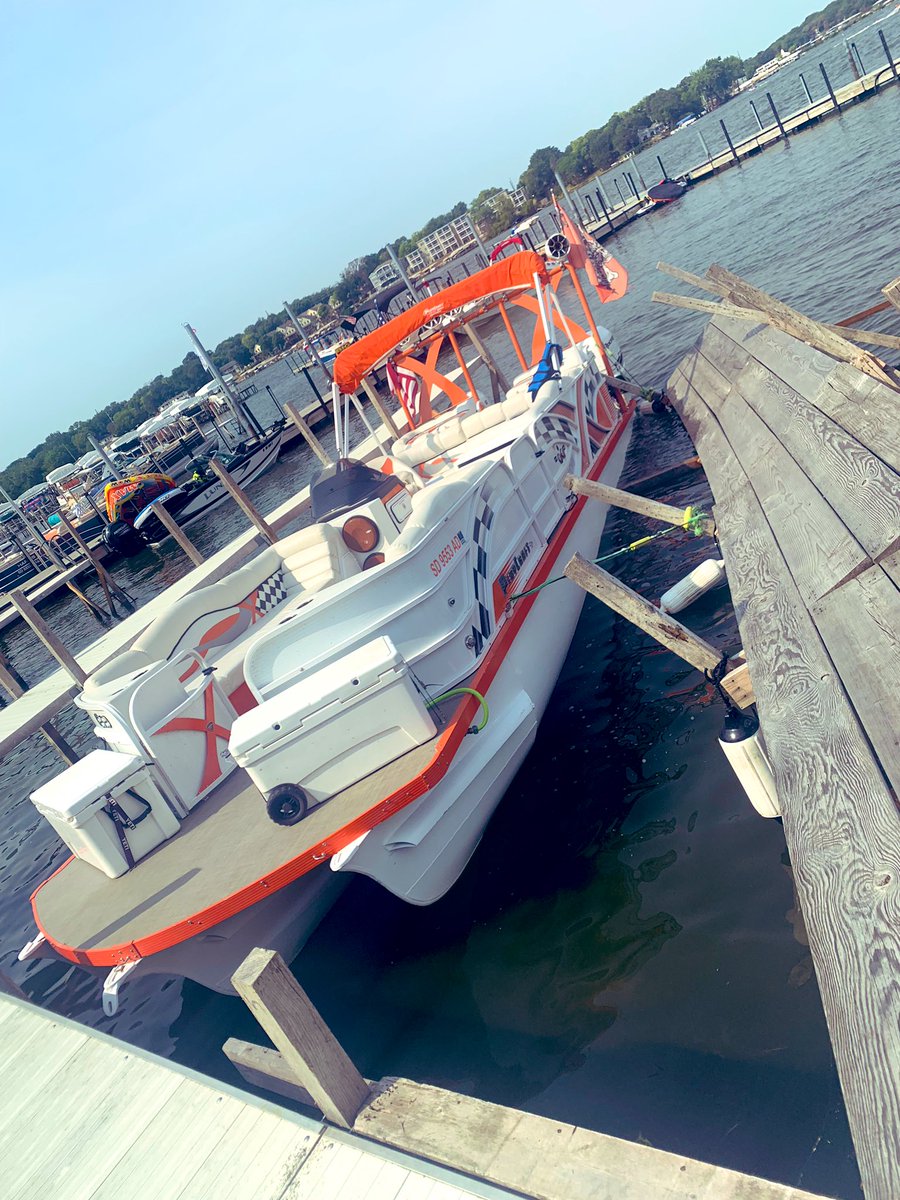 allison_vincent's tweet photo. If this is your boat tied to the dock at Bracco in Boji...you probably want to get out of bed😅🤦🏽‍♀️ https://t.co/oja64rhLwp