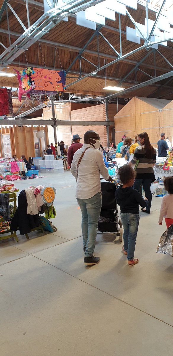 Titah13215306's tweet photo. Quel bonheur d'#échanger avec les dijonnaises et les dijonnais au vide grenier cet après-midi à la Minoterie #Dijon
#echanges #constructives https://t.co/KtuSNpMWxB