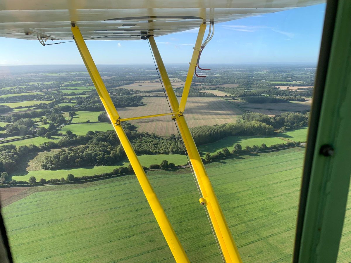 Vanillapilotlhr's tweet photo. Fully packed family weekend of aviating. Saturday morning Cub flying at @WLACFlying, evening gliding at Lasham and today at @Shuttleworth_OW for a Vintage drive in Airshow. Might as well start her young! 👶🏻 #avgeek #Lasham #cub @mmsba ✈️🍦 https://t.co/uJCTGc24Mt