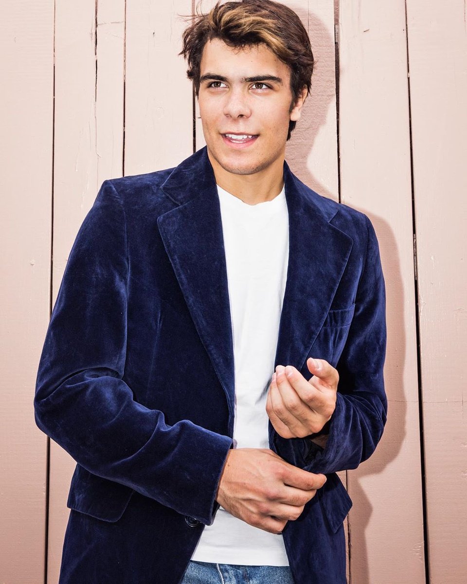 ZombiesDCOM's tweet photo. Happy birthday @PearceJoza 🐺🎂 https://t.co/woWwH49KUT