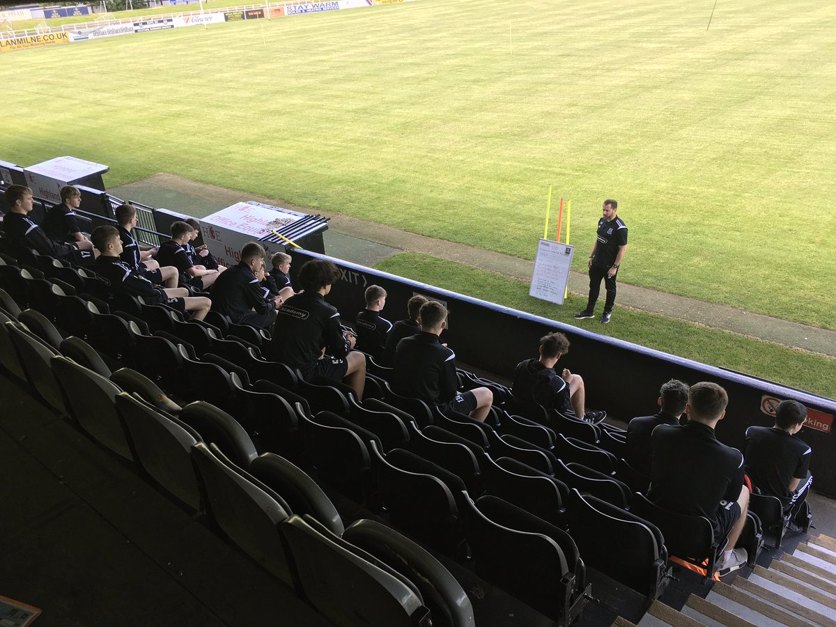 ECFCacademy's tweet photo. U18 Pre-season fitness testing got underway at Borough Briggs this afternoon. Very impressive results despite the long break. This testing highlights the current level of fitness of the players, which then allows for setting goals and structuring training. #PreSeason20 https://t.co/WNhxV3lkwE