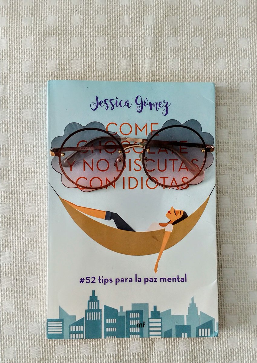 MajeTirititraun's tweet photo. Querida @quenomefalte 
¡Acabo de hacer un gran descubrimiento!. A #ComeChocolateYNoDiscutasConIdiotas también le sientan bien las gafas de sol. https://t.co/433EY7NoV5