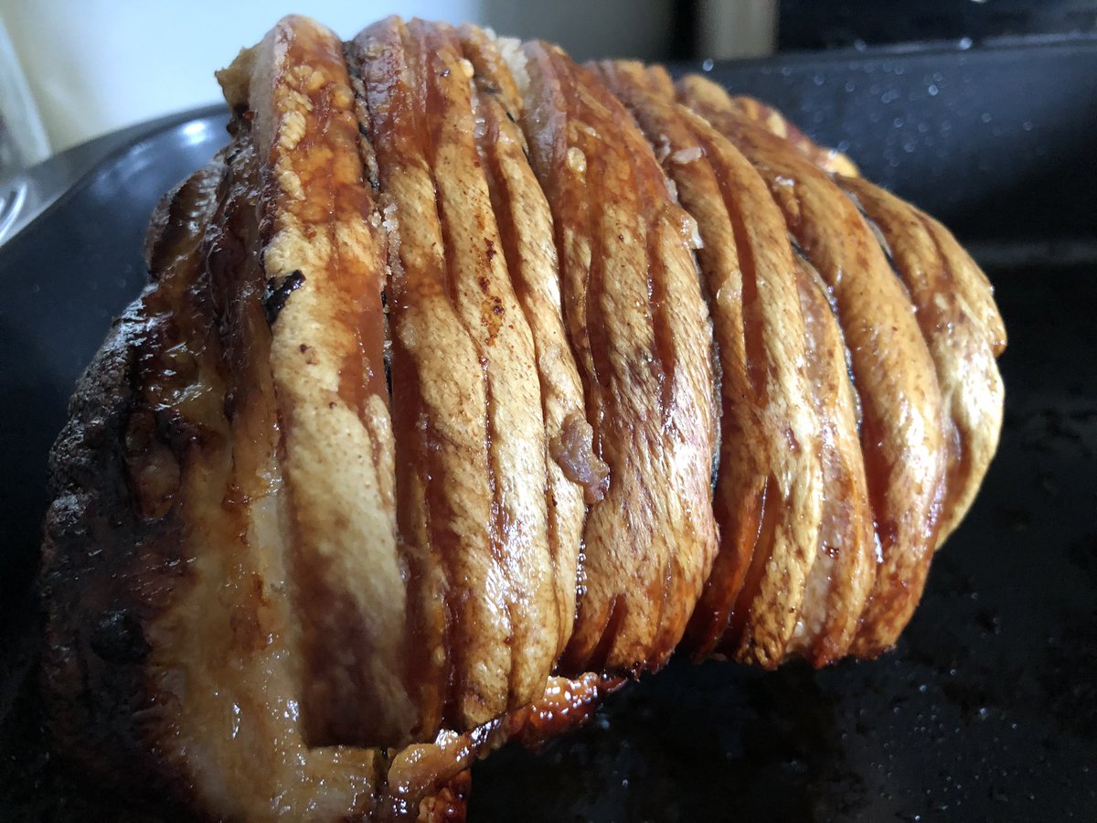 RhiCTMmind's tweet photo. #whatsundaysfor #roast https://t.co/WTov3MYldo