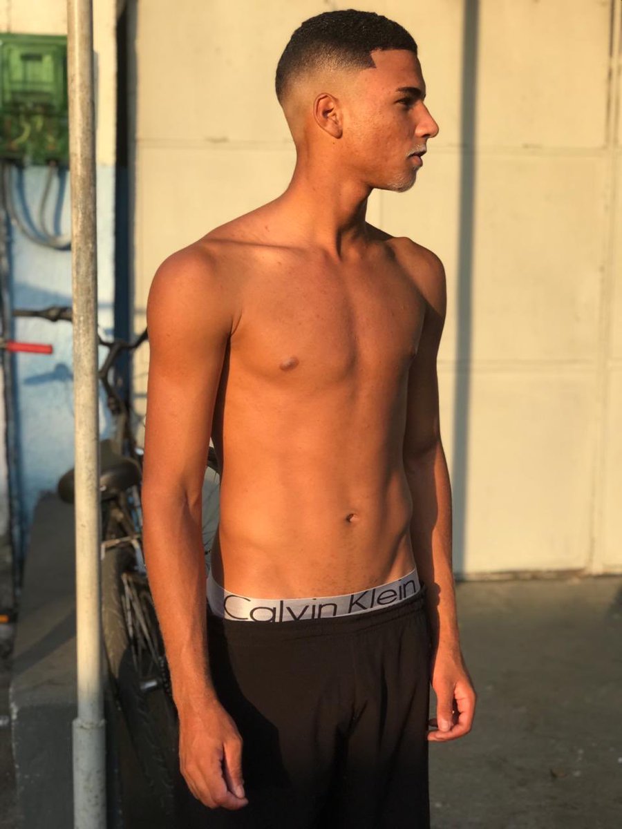 DasilvaFlavin's tweet photo. seu ponto fraco 👨🏽‍🦳 https://t.co/BtcRiYPLFl