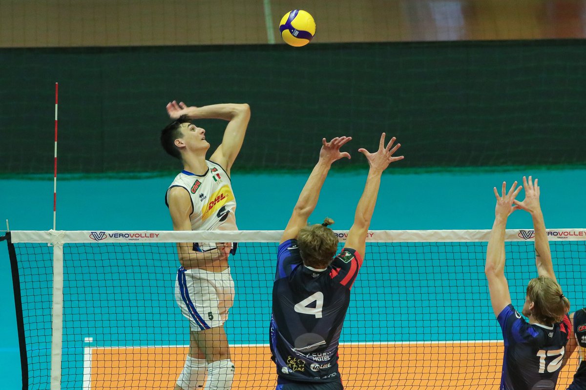 trentinovolley's tweet photo. 📸 | GALLERY
Alessandro #Michieletto questo pomeriggio in azione con la maglia azzurra alla #CandyArena di #Monza per l’amichevole #VeroVolleyMonza-#Italia Under 20
(Credits Roberto Del Bo - Vero Volley Monza)
#️⃣ #TRENTINONELCUORE https://t.co/Fw3iOxQTLE