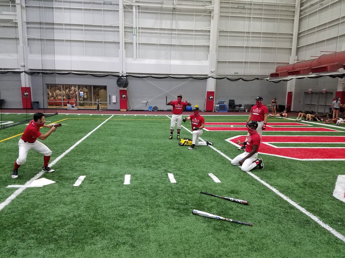 NIU_Baseball's tweet photo. Huskieball back at it again this morning. No rain outs in Dekalb!!!!
#DoingItRight #DoingItSafe #MaskUp https://t.co/WZyZazs85o