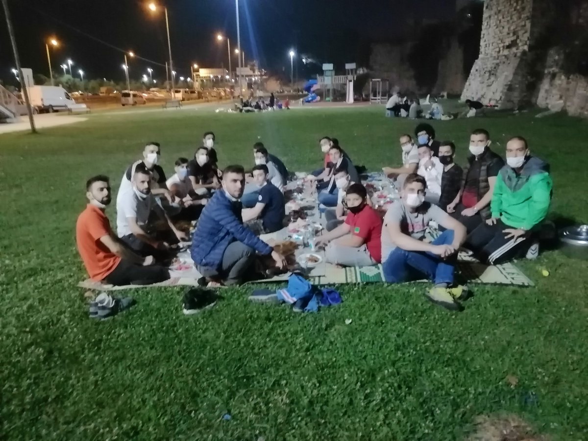 YavuzParto24's tweet photo. @gencbasbaglar olarak mangal ve semaver eşliginde gençlik buluşmamızı gerçekleştirdik. https://t.co/Zg6msfmW0J