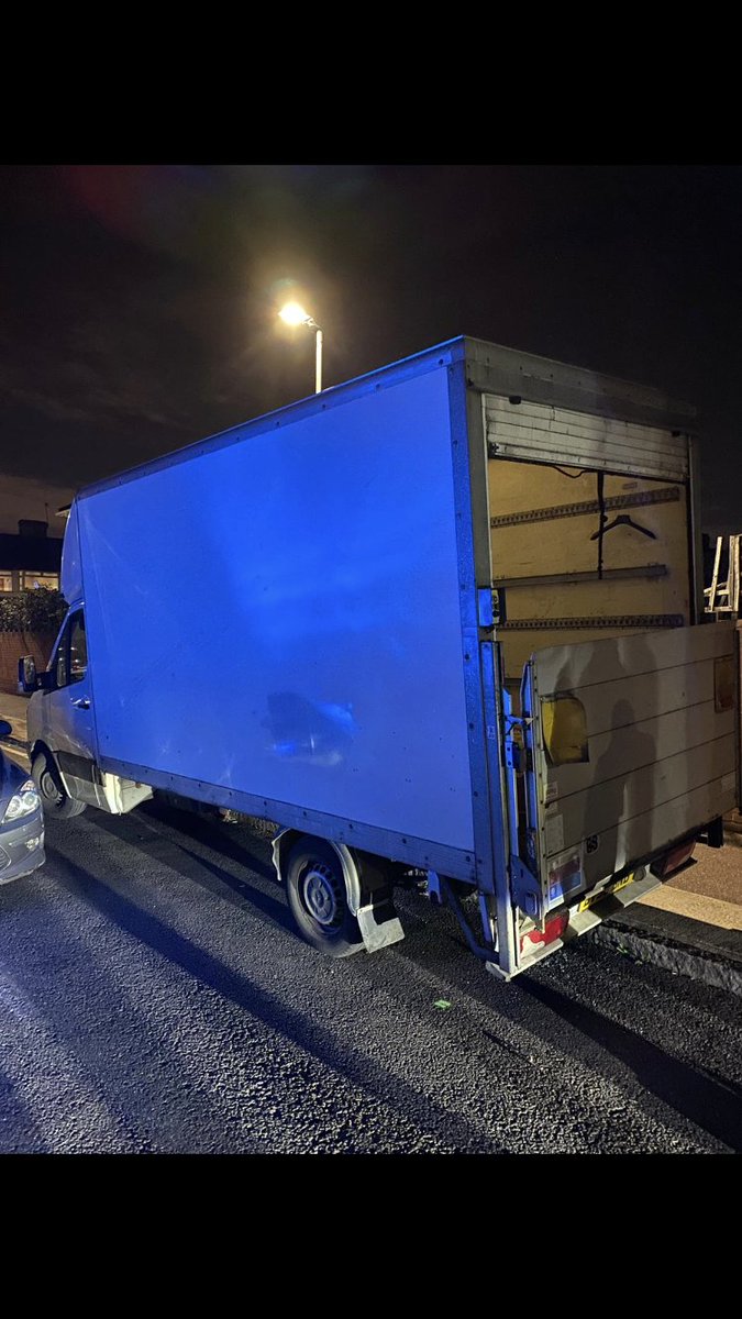 MPSHavering's tweet photo. Havering Joint Task Force have recovered two stolen vans tonight. Both stolen from @MPSBarkDag recently.
Two happy owners have been reunited with their vehicles
@LBofHavering #HJTF 422EA https://t.co/tYO4nOWUhR