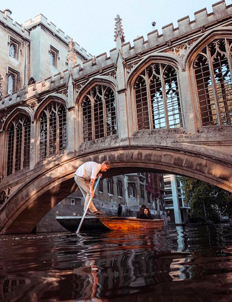 DavidClulow's tweet photo. Into the final third of 2020 and autumn is on its way 🍂

Today we’re putting a spotlight on Cambridge, a gorgeous city rich with history!

https://t.co/VoF5fftnzV

📸: https://t.co/kxEAU28mO7 https://t.co/auM53LjwaY