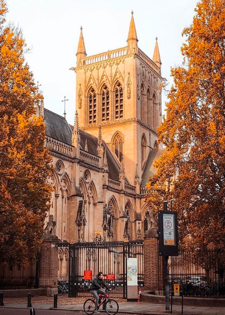 DavidClulow's tweet photo. Into the final third of 2020 and autumn is on its way 🍂

Today we’re putting a spotlight on Cambridge, a gorgeous city rich with history!

https://t.co/VoF5fftnzV

📸: https://t.co/kxEAU28mO7 https://t.co/auM53LjwaY