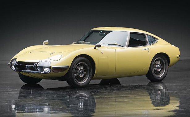 QuirkyRides's tweet photo. The #Toyota 2000 GT from 1967 marked #Japan's 🇯🇵 entry into the production sports #car market #SexyBeast #carporn #1960s https://t.co/MMRPnXnLa4