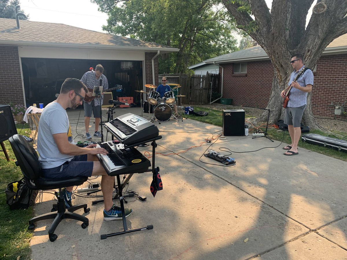 PhishDicksRef's tweet photo. Not at Dick’s but enjoying some live music. #Soundtank https://t.co/dP2PwzDEqo