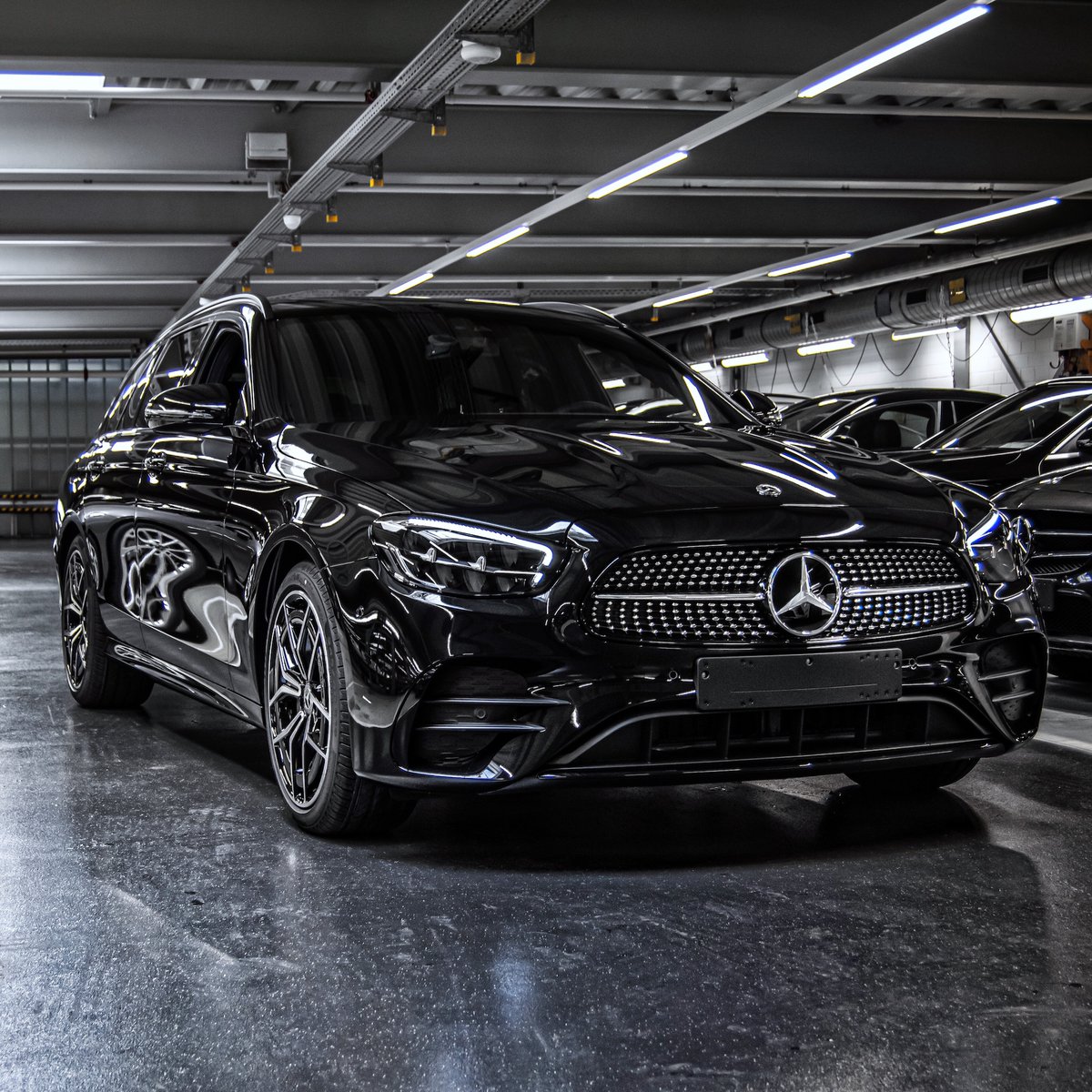 Mercedes Benz In Obsidian Black Equipped With Amg Line And Night Package The New E Class Estate Looks Particularly Elegant T Co U3hkpbsm0p Mbkundencenter Mercedesbenz Mbkundencenter Eclass T Co 9gbcyye6lp