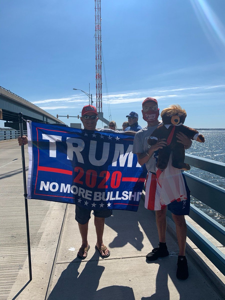 TBengivenga's tweet photo. #TrumpBoatParade in seaside park new jersey #Trump2020 #propolice #BackTheBlue #proveteran #FoxNews #asburyparkpress #seasidepark @realDonaldTrump #trumpybear @realTrumpyBear_ https://t.co/wnnrpHsC72