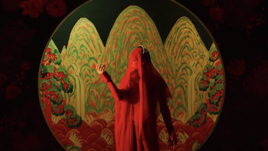 kyuchans's tweet photo. social experiment rt if you’ve seen this kpop mv https://t.co/z6RtutzJRL