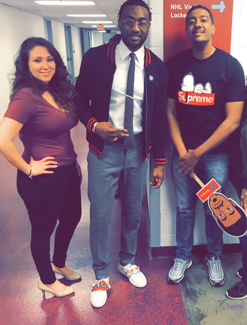 CaptainHYPE's tweet photo. My wife @velaje_xo and I wanna wish you a Happy birthday @JohnWall!!! #ComebackSZN right around the corner!! #FiveDeep #Wallway #WallStar Stay blessed bro! https://t.co/BxKUBn4NQ8