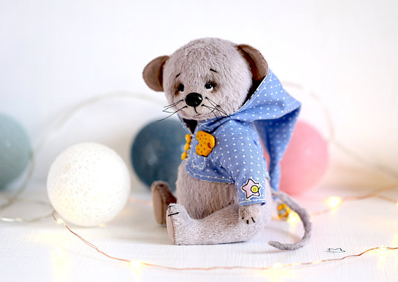 your_tilda's tweet photo. Handmade rat toy as https://t.co/4xqIRZZQI5 via @EtsySocial #Stuffedanimal #handmadetoys #mouseteddytoy #mousetoy https://t.co/DrVJfXlq1h